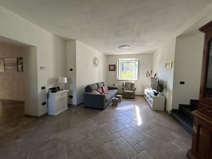 Image No.5-3 Bed Property for sale