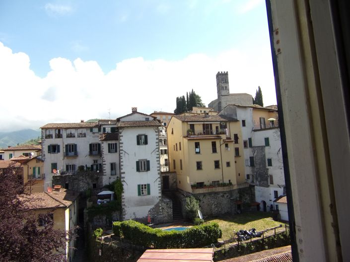 Image No.15-4 Bed Property for sale