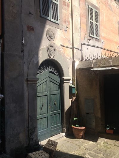 Image No.4-4 Bed Property for sale