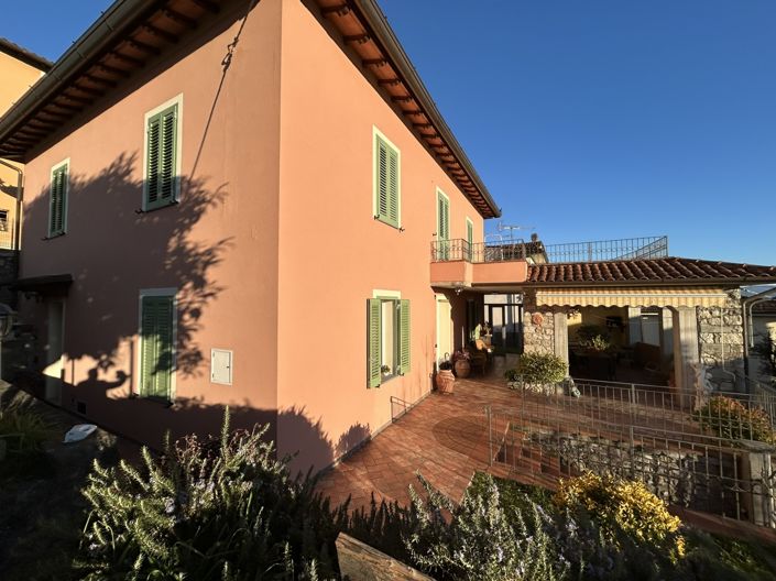 Image No.1-Propriété de 4 chambres à vendre à Barga