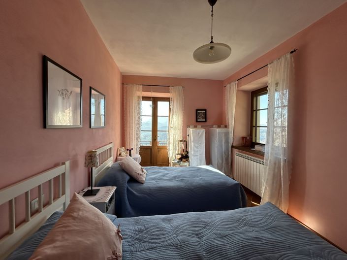 Image No.17-2 Bed Property for sale