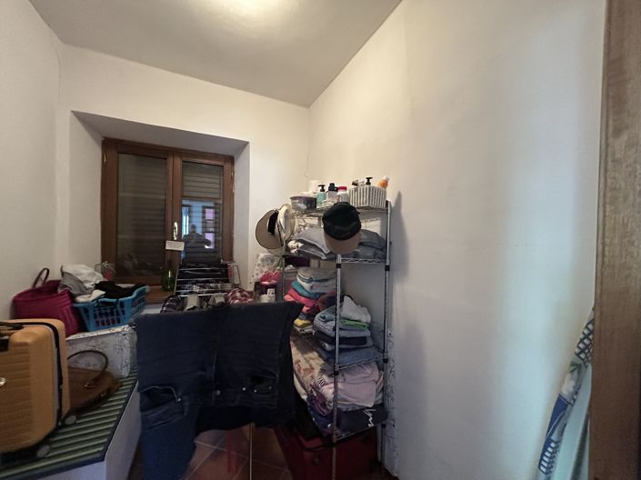 Image No.20-2 Bed Property for sale