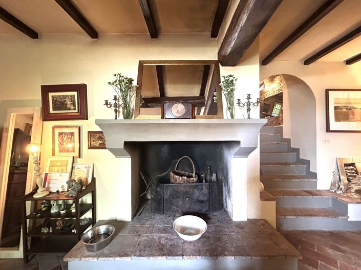 Image No.12-4 Bed Property for sale