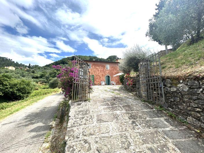 Image No.20-4 Bed Property for sale