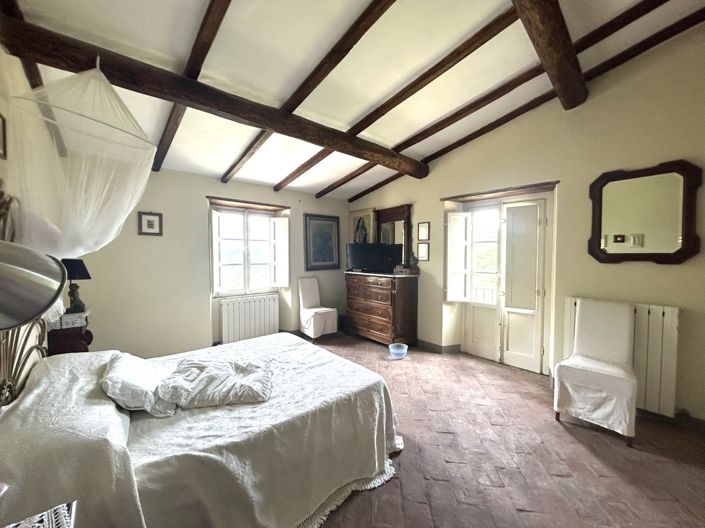 Image No.22-4 Bed Property for sale