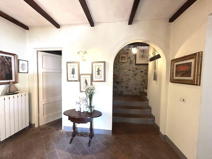 Image No.7-4 Bed Property for sale