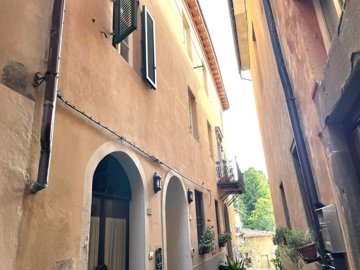 Houses in Tuscany most sold property