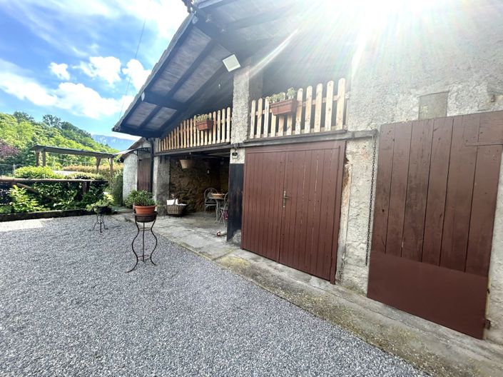 Image No.19-4 Bed Property for sale