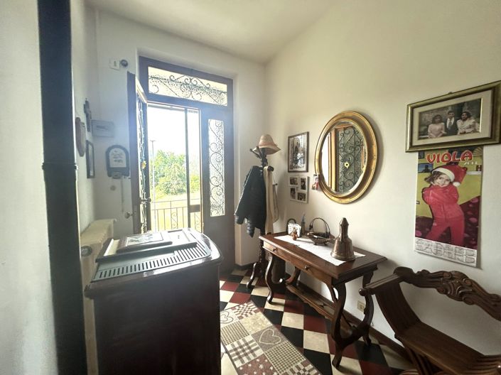 Image No.9-4 Bed Property for sale