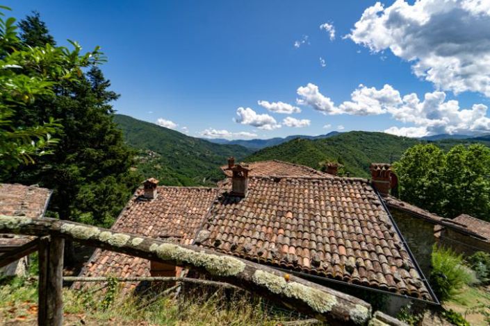 Image No.25-6 Bed Property for sale