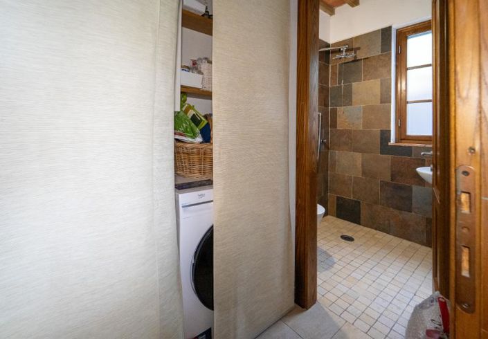 Image No.10-3 Bed Property for sale