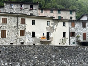 Houses in Tuscany most sold property