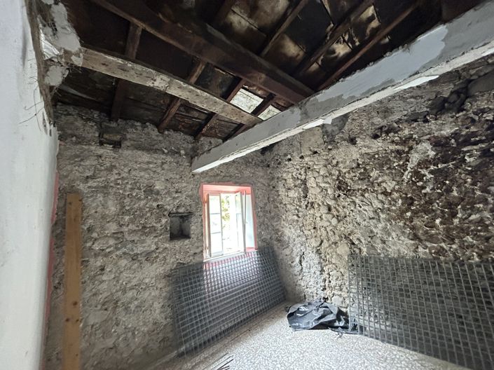 Image No.11-2 Bed Property for sale