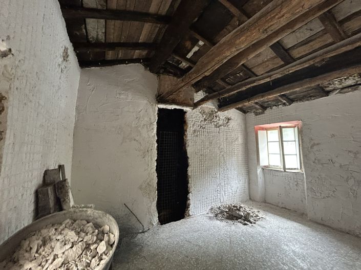 Image No.13-2 Bed Property for sale