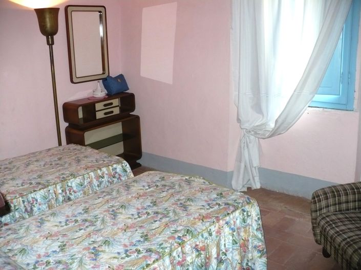 Image No.18-2 Bed Property for sale