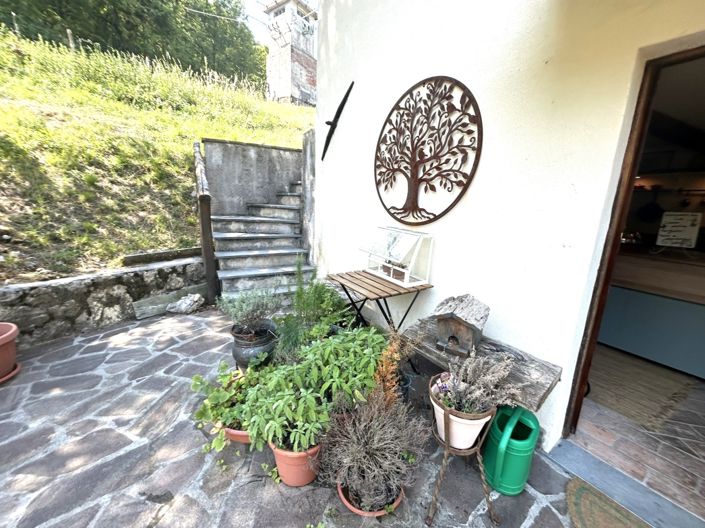 Image No.10-2 Bed Property for sale