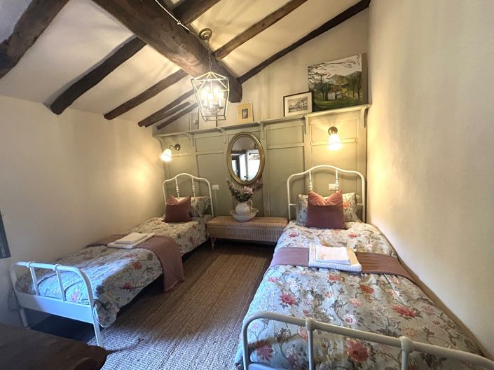 Image No.25-2 Bed Property for sale