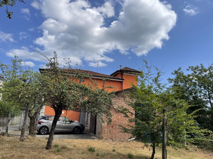 Image No.13-3 Bed Property for sale