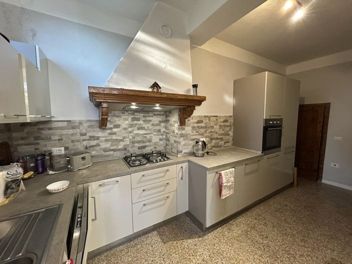 Image No.8-3 Bed Property for sale