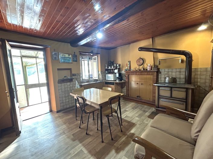 Image No.16-5 Bed Property for sale