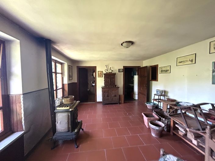 Image No.19-5 Bed Property for sale