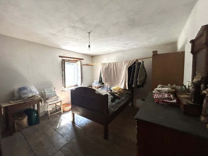 Image No.26-5 Bed Property for sale