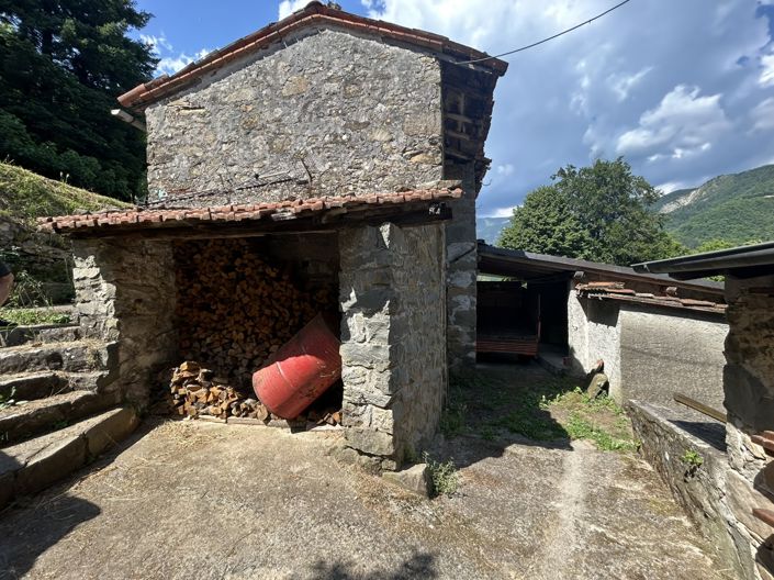 Image No.30-5 Bed Property for sale