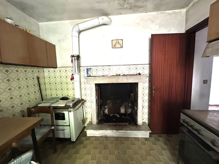 Image No.12-4 Bed Property for sale