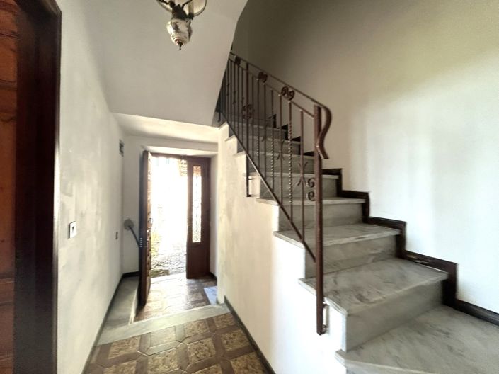 Image No.16-4 Bed Property for sale