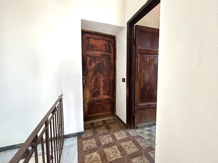 Image No.17-4 Bed Property for sale