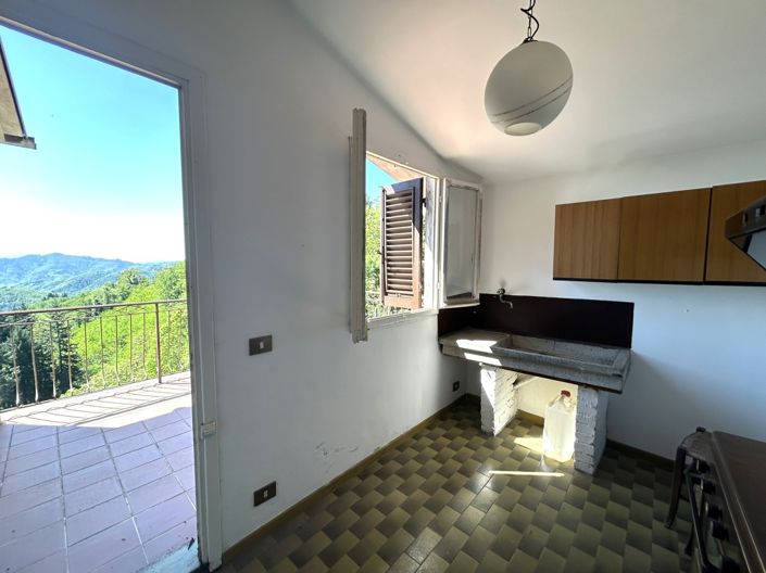 Image No.18-4 Bed Property for sale