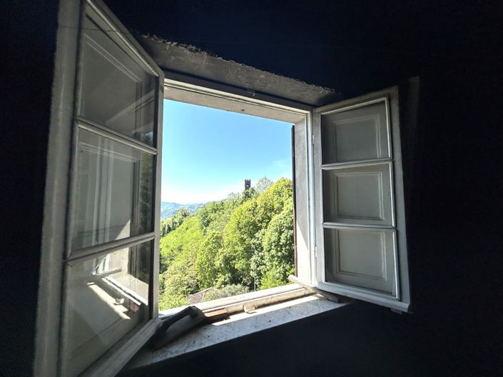 Image No.20-4 Bed Property for sale