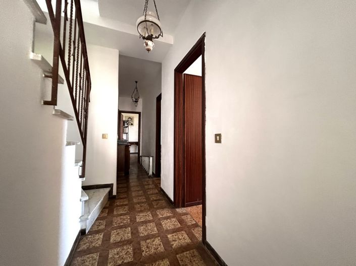 Image No.4-4 Bed Property for sale