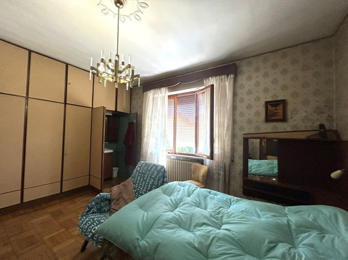 Image No.15-4 Bed Property for sale