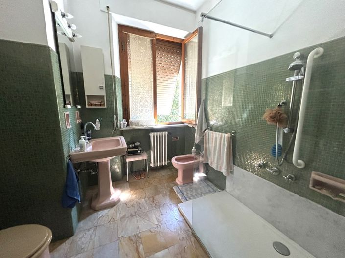 Image No.18-4 Bed Property for sale