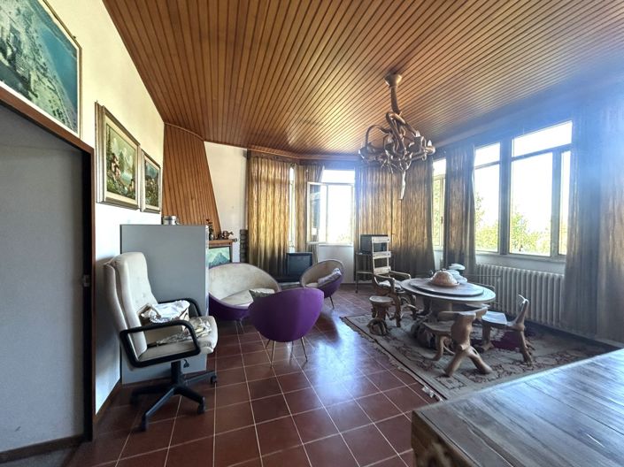 Image No.22-4 Bed Property for sale