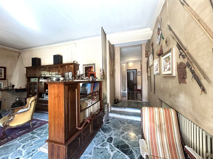 Image No.4-4 Bed Property for sale