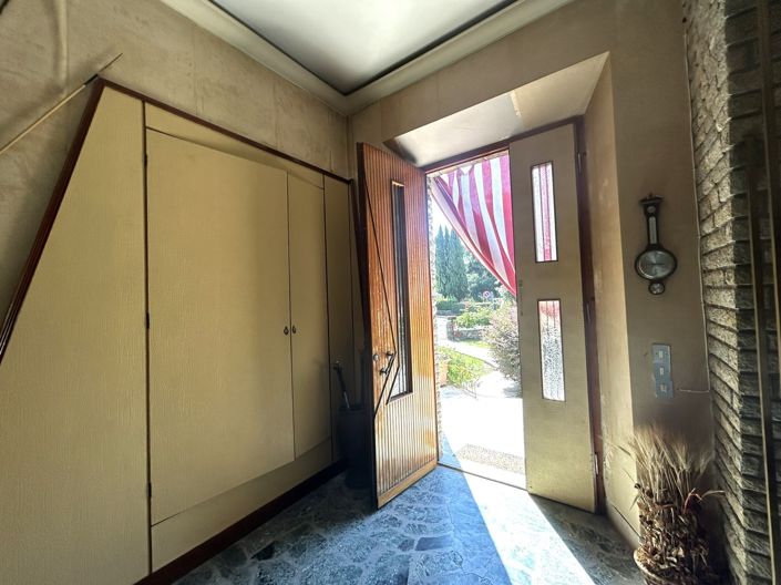 Image No.5-4 Bed Property for sale