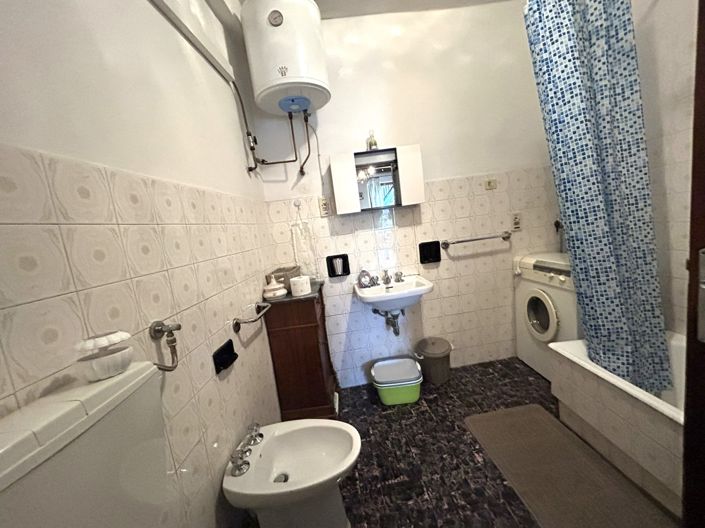 Image No.11-2 Bed Property for sale