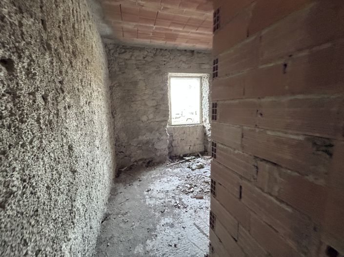 Image No.14-4 Bed Property for sale