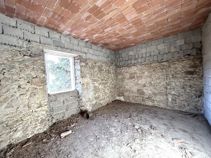 Image No.15-4 Bed Property for sale