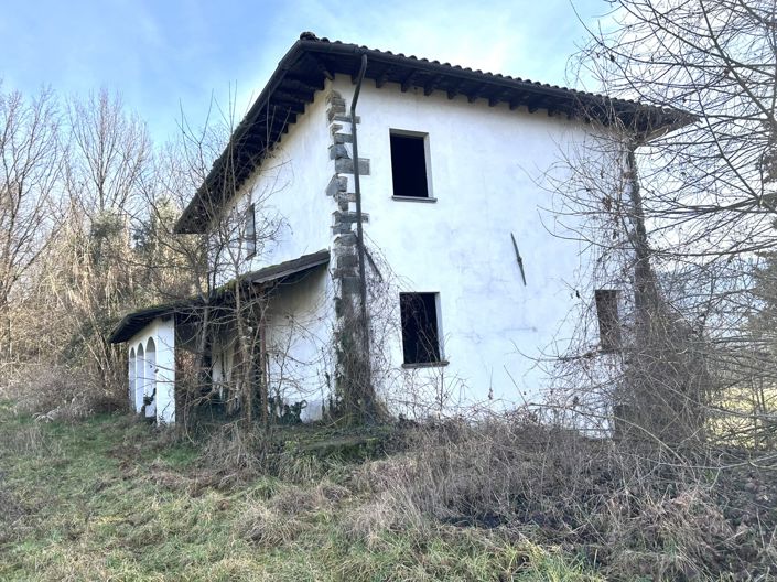 Image No.4-4 Bed Property for sale