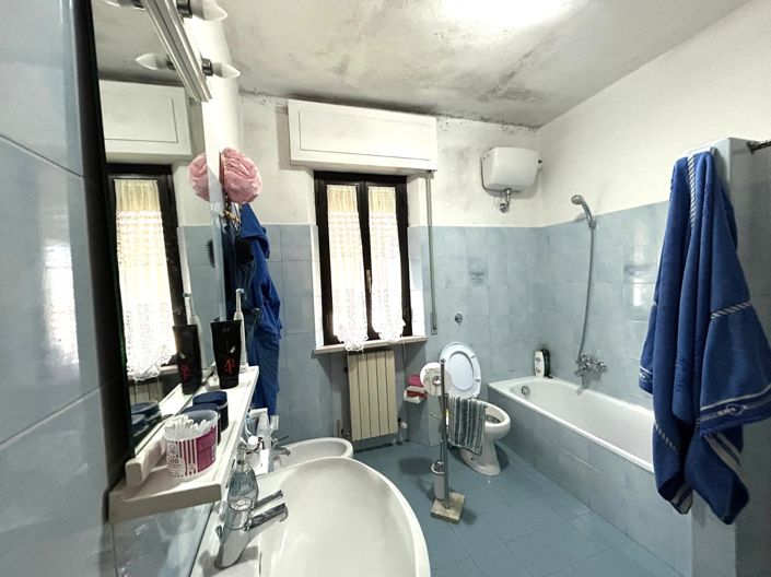 Image No.15-3 Bed Property for sale