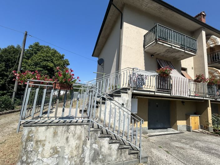 Image No.17-3 Bed Property for sale