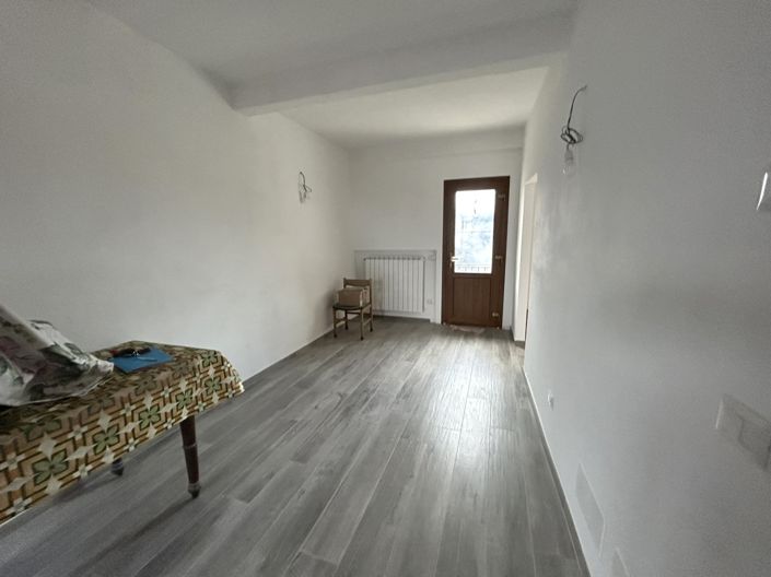 Image No.2-Propriété de 2 chambres à vendre à Gallicano