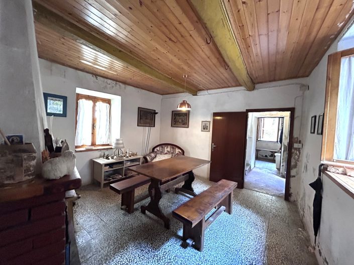 Image No.5-4 Bed Property for sale