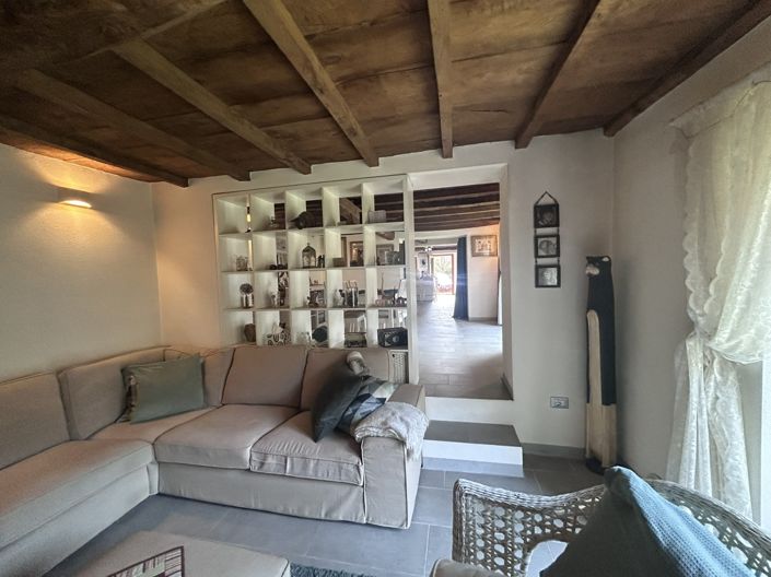 Image No.12-2 Bed Property for sale