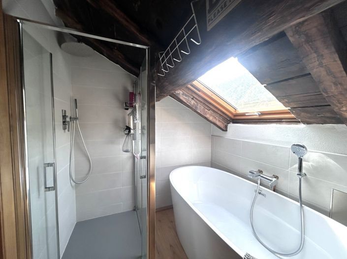 Image No.20-2 Bed Property for sale