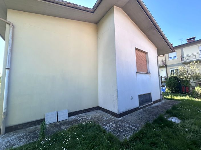 Image No.13-2 Bed Property for sale