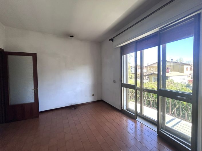 Image No.5-2 Bed Property for sale